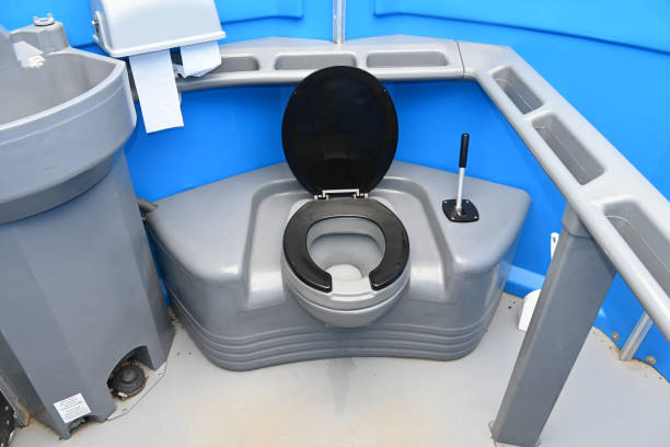 Best Porta potty rental near me  in Bellevue, IA