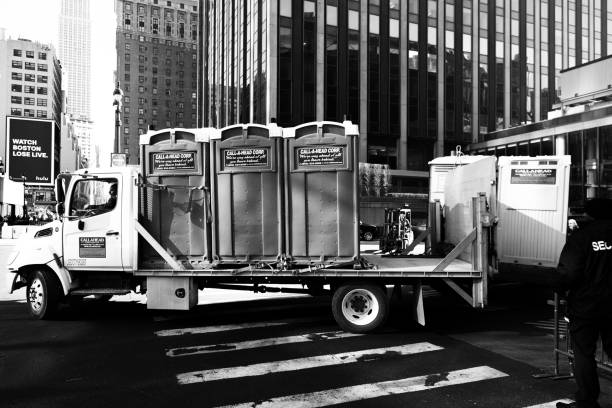 Best Portable toilet rental cost  in Bellevue, IA